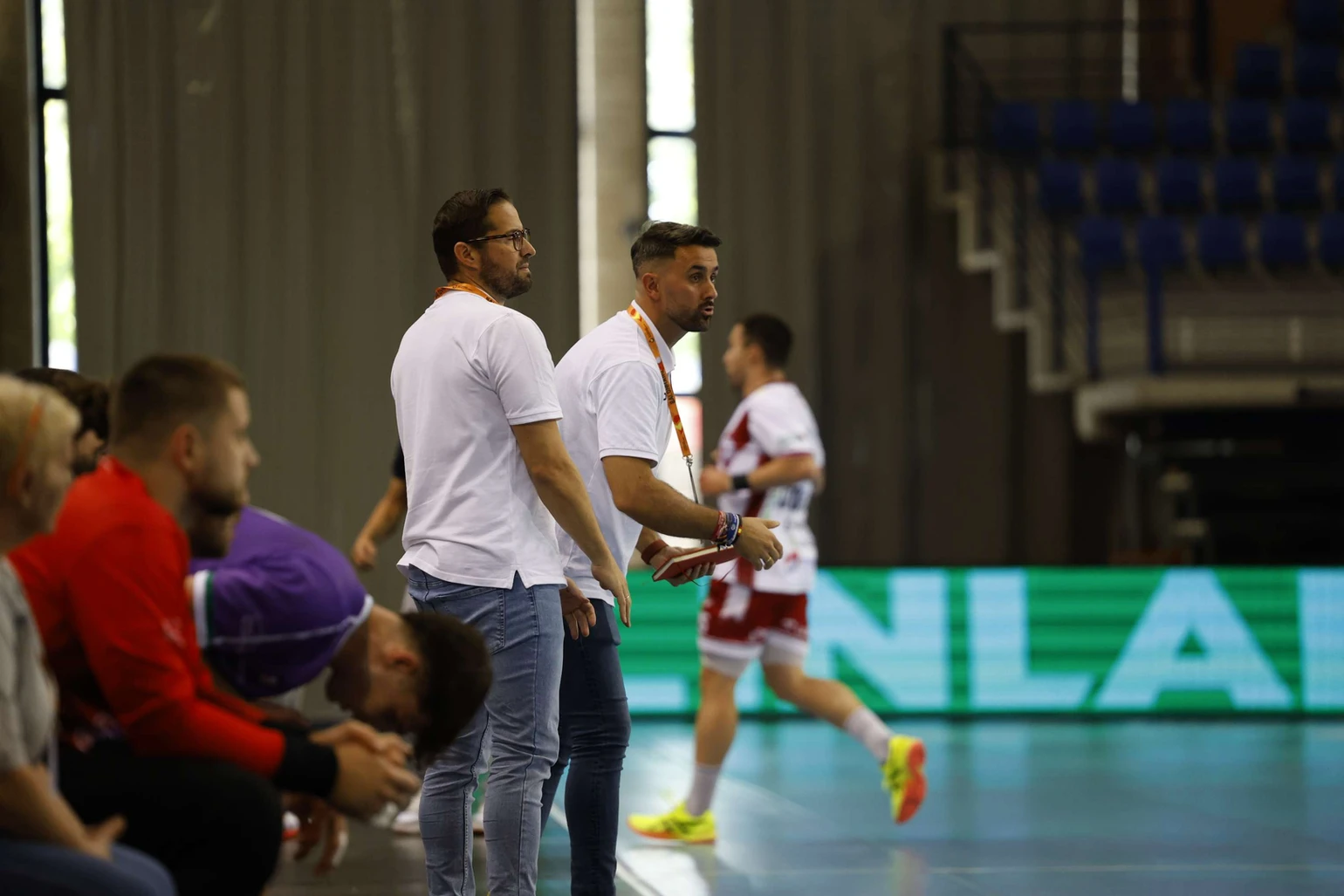 SANICENTRO BM Guadalajara cae ante BM Logroño La Rioja en debut de Liga ASOBAL 2025 (34-30)