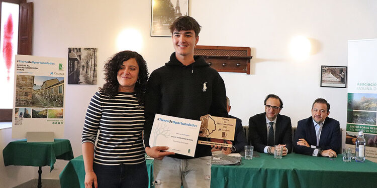 Entregados en Molina de Aragón los premios de emprendimiento rural “Tierra de Oportunidades” de CaixaBank y la ADR Alto Tajo