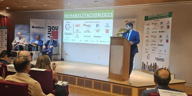 Castilla-La Mancha pide un nuevo Plan de Vivienda y más fondos europeos para rehabilitación energética