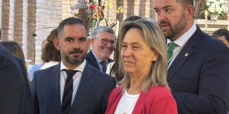 Ana Guarinos celebra con la Hermandad de la Esperanza Macarena el 75 aniversario en Guadalajara