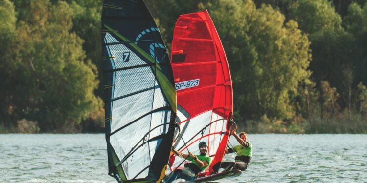 Alfonso Tertre gana el bronce en el Campeonato Regional de Windsurf-Slalom 2025 en la X Regata del Queso “Don Apolonio”