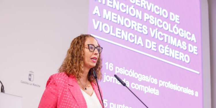 Castilla-La Mancha refuerza atención psicológica a menores víctimas de violencia de género
