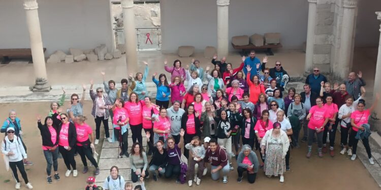 Cogolludo celebra el Día Internacional contra el Cáncer de Mama con zumba y almuerzo solidario