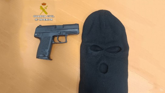 Detenido en Azuqueca por intentar robar con un arma simulada