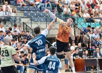 El Sanicentro BM Guadalajara logra su primera victoria en Cangas