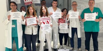 Emiliano García-Page evita a los trabajadores del SESCAM en Guadalajara mientras sigue sin cumplir la Carrera Profesional