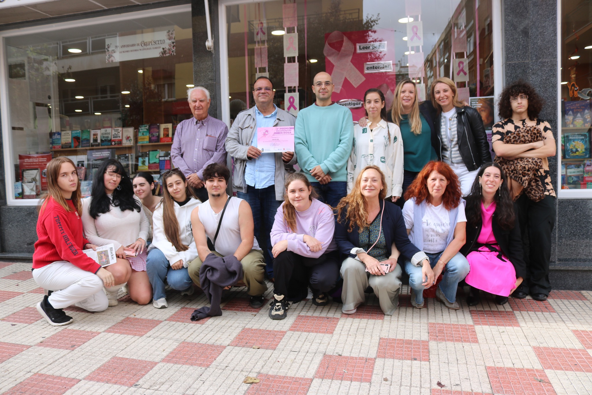 Escaparate en Rosa 2025.