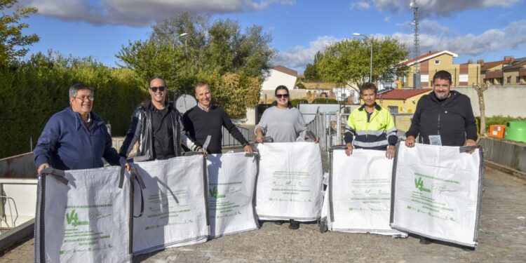 La Mancomunidad Vega del Henares Reparte 183 Sacas para la Recogida de Restos Vegetales en sus Municipios