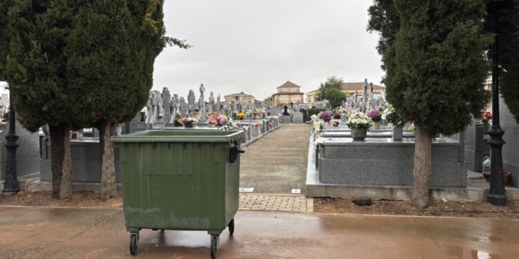 La Mancomunidad Vega del Henares refuerza la recogida de residuos en Halloween y Todos los Santos con 36 contenedores adicionales