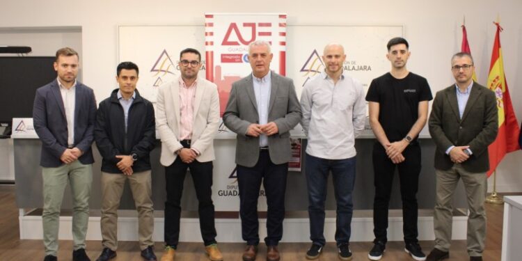 Premio Juventud Empresarial 2025 en Guadalajara | Networking y apoyo a jóvenes empresarios