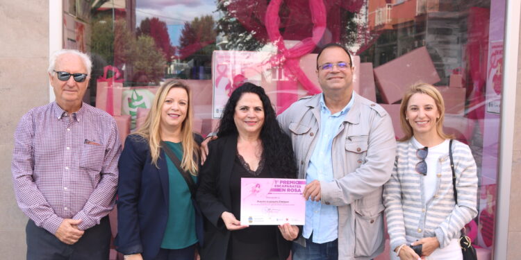 Productos de Peluquería Domínguez gana ‘Escaparate en Rosa’ 2025