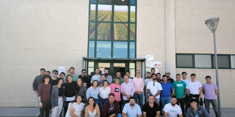 Jóvenes agricultores visitan Grupo AN en Navarra para conocer la transformación de hortalizas