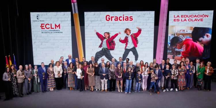 Marchamalo, presente en los Premios del Día de la Enseñanza de la JCCM