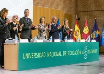 Ana Guarinos inaugura el curso académico 2025/2026 de la UNED Guadalajara destacando el poder transformador de la educación