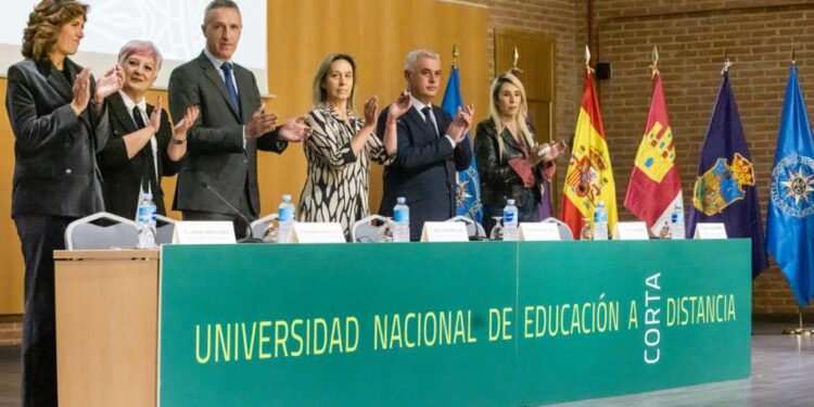 Ana Guarinos inaugura el curso académico 2025/2026 de la UNED Guadalajara destacando el poder transformador de la educación