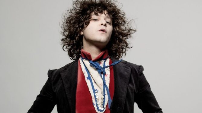 Billy Tibbals en Guadalajara: Concierto de Power-Pop y Glam Rock en la Sala Monkey Man