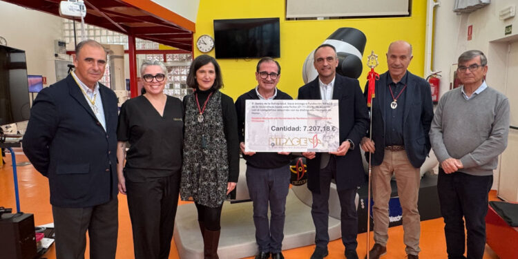 La Hermandad del Cristo de la Salud de Chiloeches entrega un donativo solidario a la Fundación NIPACE, recientemente nombrada Hermana de Honor