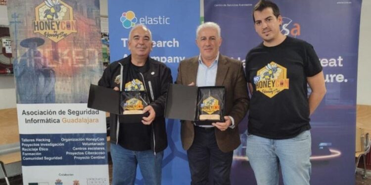 El Ayuntamiento de Guadalajara recibe reconocimiento por su compromiso con la seguridad digital en el Congreso de Ciberseguridad