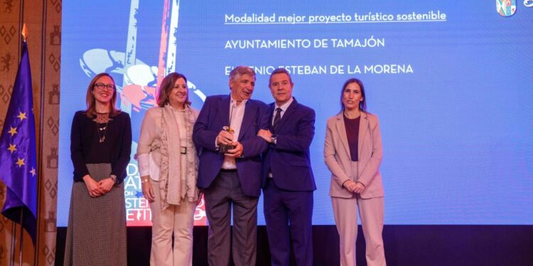 Centro de Interpretación Paleontológica de Tamajón recibe el Premio Regional de Turismo 2025 por su Proyecto Sostenible