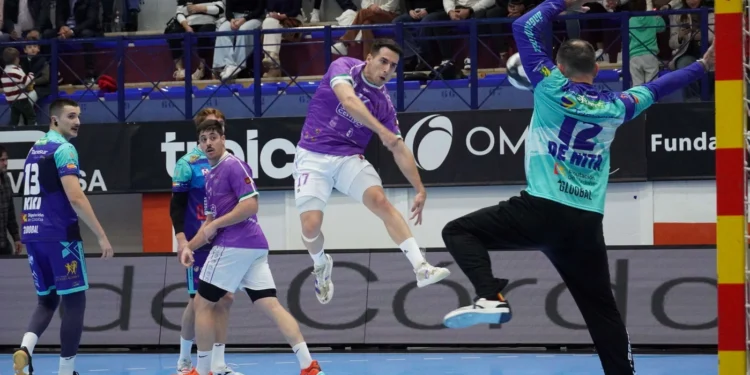 El SANICENTRO BM Guadalajara sucumbe por 33-29 ante el Cajasol Ángel Ximénez Puente Genil