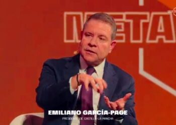 Emiliano García-Page advierte sobre las elecciones generales de 2026: "Veo a mucha gente de mi partido calentando por la banda"