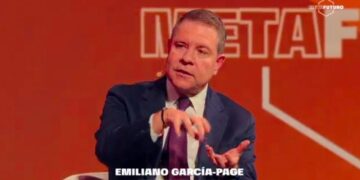 Emiliano García-Page advierte sobre las elecciones generales de 2026: "Veo a mucha gente de mi partido calentando por la banda"