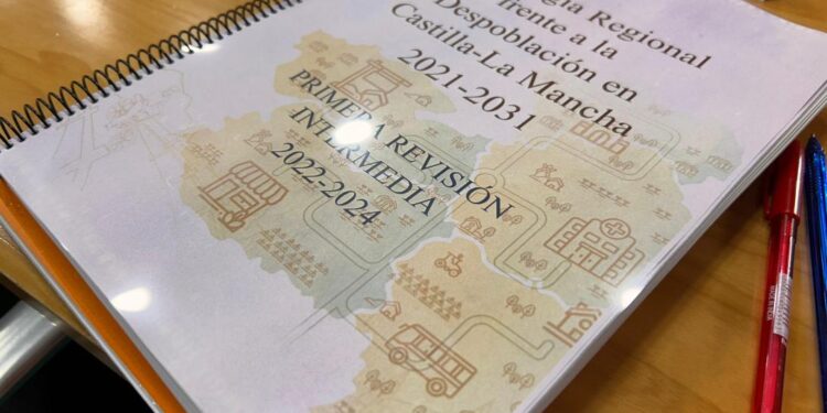 Estrategia Regional Contra la Despoblación en Castilla-La Mancha: ¿Avances Reales o Promesas Vacías?