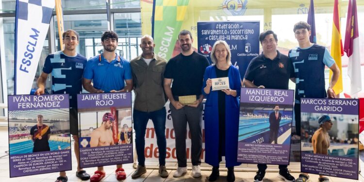 Guadalajara homenajea a sus campeones internacionales de salvamento y socorrismo en un emotivo acto