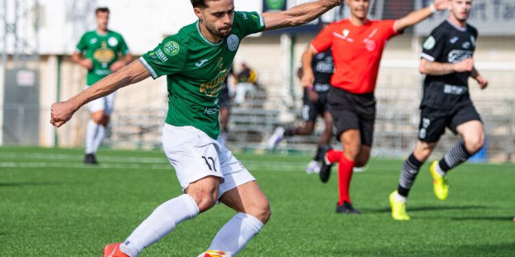 Marchamalo cae ante Illescas por 0-1 tras un error en la salida del balón