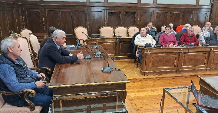 José Luis Vega se ofrece como mediador ante la CHT para resolver las reclamaciones de los alcaldes del 'manifiesto de Jirueque'