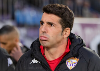 Pere-Marti-entrenador-CD-Guadalajara-en-tension