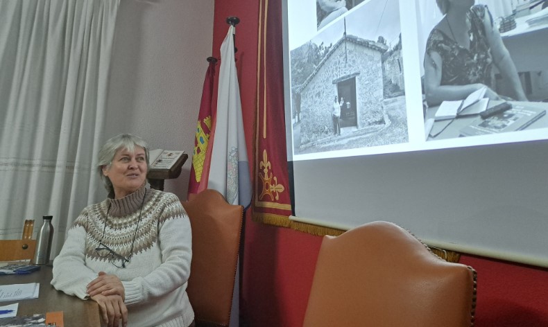 Presentación del libro ‘Y la cesta en la cabeza’ en Romancos destaca la memoria oral de La Alcarria