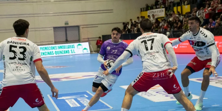 SANICENTRO BM Guadalajara logra una victoria agónica en Nava de la Asunción (29-30) en la Liga NEXUS ENERGÍA ASOBAL