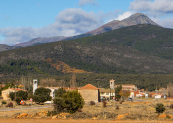 Tamajón inicia las obras de pavimentación de la calle Enmedio con una inversión de 200.000 euros