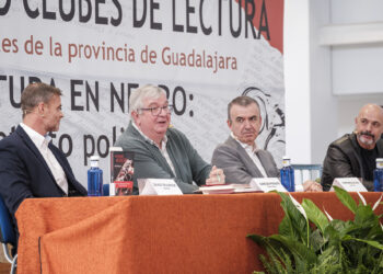 VIII Encuentro Provincial de Clubes de Lectura en Azuqueca con Lorenzo Silva: Un Éxito Literario y Cultural
