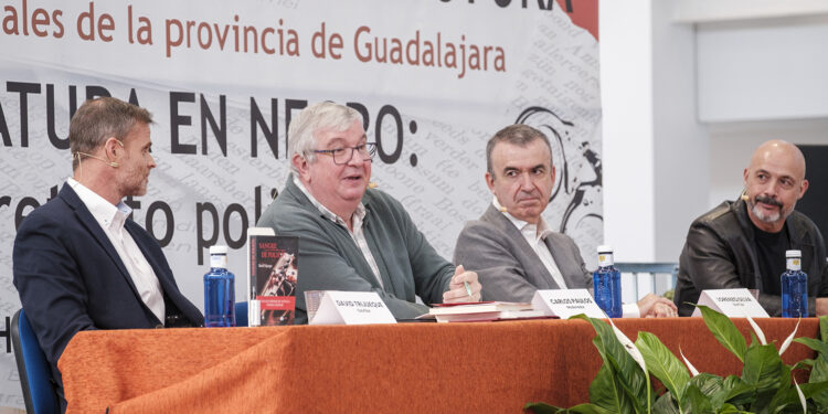 VIII Encuentro Provincial de Clubes de Lectura en Azuqueca con Lorenzo Silva: Un Éxito Literario y Cultural