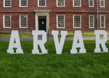 Premio Campus Patrimonio: La Universidad de Alcalá reconoce a la Universidad de Harvard por su legado histórico y arquitectónico