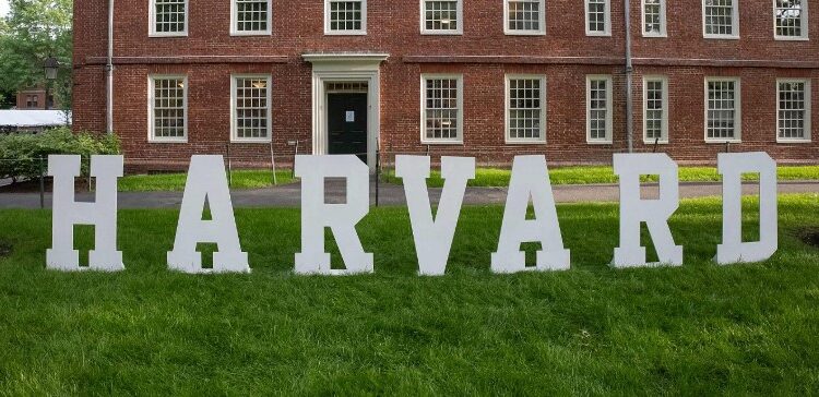 Premio Campus Patrimonio: La Universidad de Alcalá reconoce a la Universidad de Harvard por su legado histórico y arquitectónico