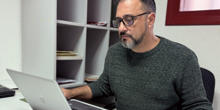 VOX propone un estudio para reducir impuestos y aliviar la carga fiscal en Azuqueca de Henares