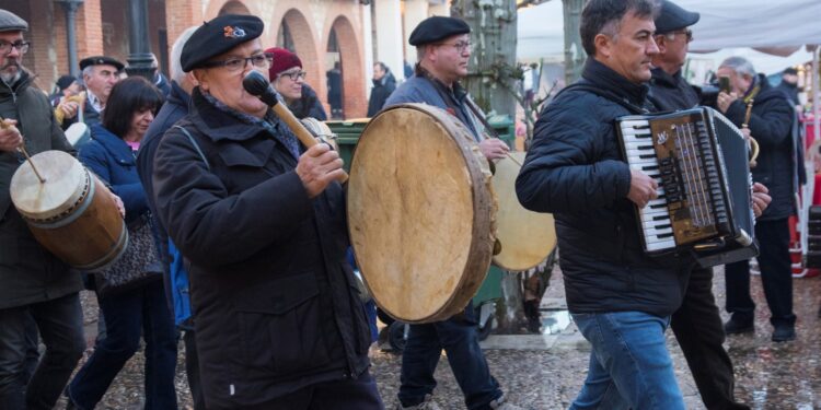 La Ronda de Azuqueca Gana el XXXV Certamen de Rondas de Torija: Éxito Histórico en la Edición Navideña