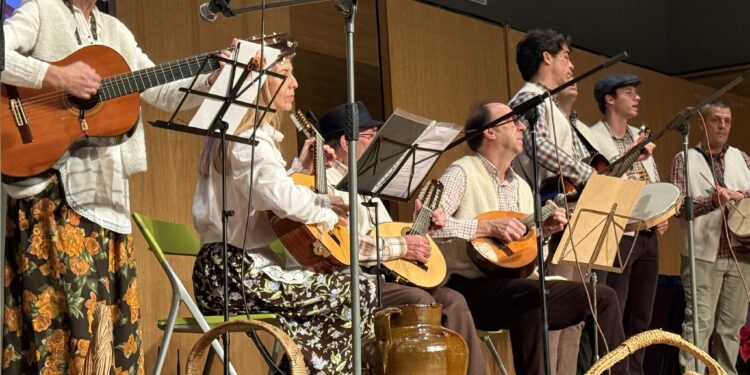 Coro del Colegio Niña María y La Cotilla ganan el XXXV Concurso de Villancicos de Guadalajara