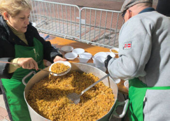 Cabanillas del Campo celebra la tradición de las "a-Migas" de La Campiña con gachas, migas y caldo en Navidad