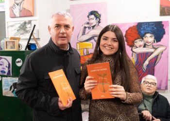 Camino Olivares Hernández presenta su primer libro "Campo de cultivo" en Madrid con el apoyo de José Luis Vega