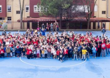 La alcaldesa de Guadalajara visita el Colegio Balcón del Tajo tras mejoras en pintura y participa en el Festival de Navidad