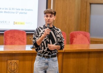 Diego Villa Lázaro gana la IV edición de los Monólogos Científicos Complutense 2025