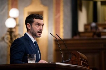 El Congreso aprueba la ley que protege los derechos de los consumidores y mejora la atención al cliente