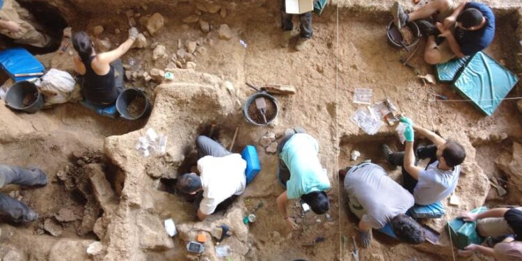 El Karst de Tamajón: Clave para entender los primeros Homo Sapiens de la meseta | Excavaciones en Guadalajara