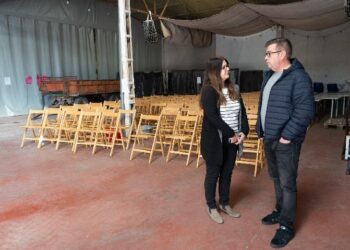 La Diputación de Guadalajara distribuye 31.650 sillas y 5.120 mesas a 444 municipios para actos públicos