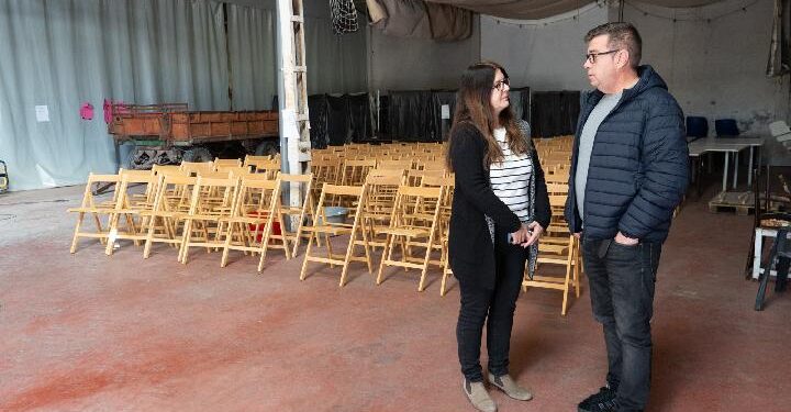 La Diputación de Guadalajara distribuye 31.650 sillas y 5.120 mesas a 444 municipios para actos públicos