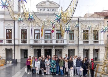 La alcaldesa Ana Guarinos recibe a estudiantes de Baltimore en Guadalajara